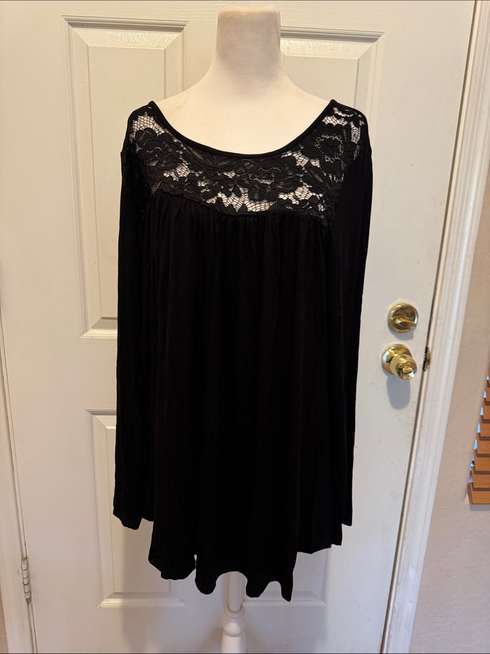Black Lace Yoke Long Sleeve Tunic Top
